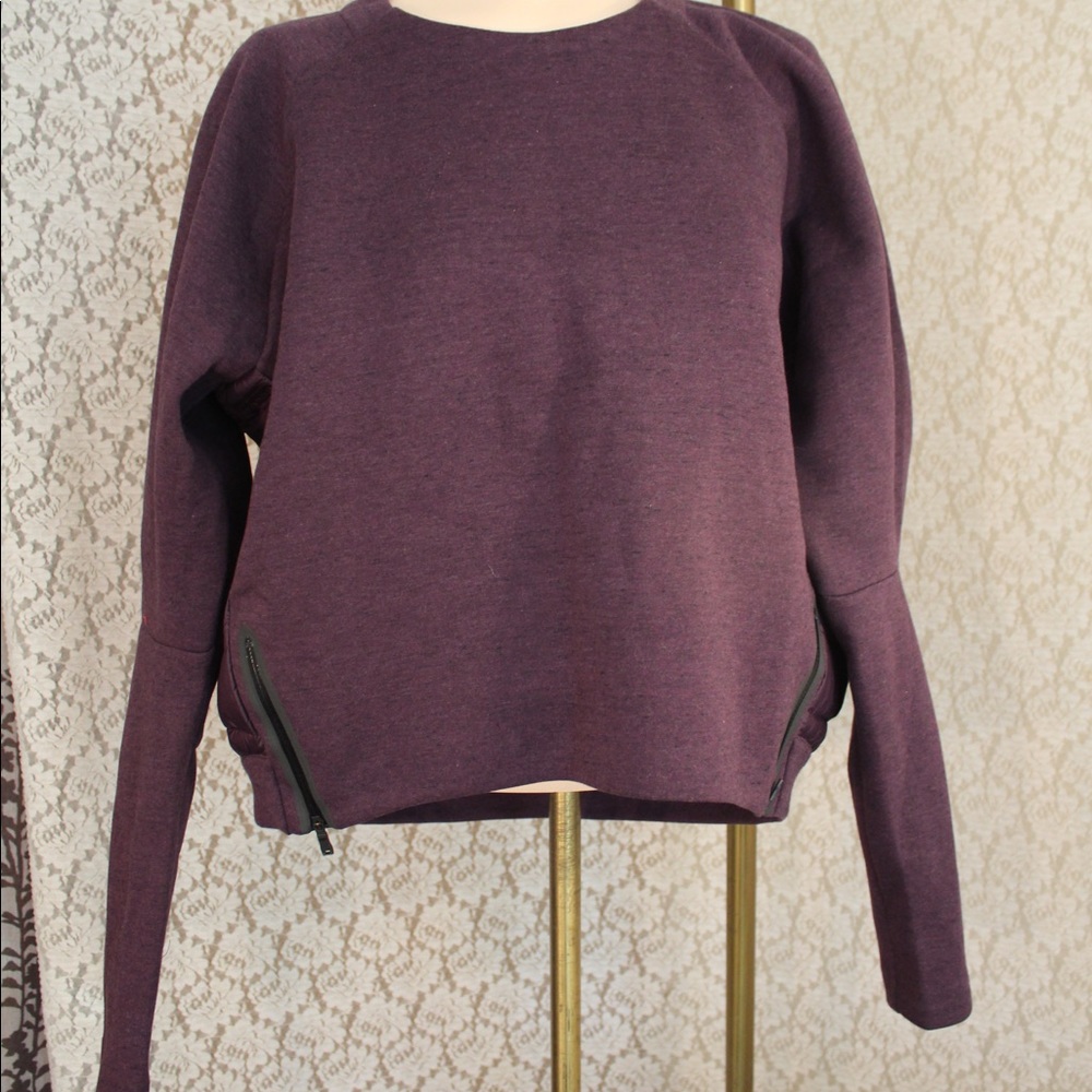 Women’s Nike sweatshirt with puffer back XL